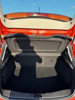 Ford Focus 1.6 benzín - 9