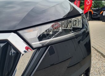 ŠKODA OCTAVIA COMBI 2.0 TDI SCR STYLE - 9