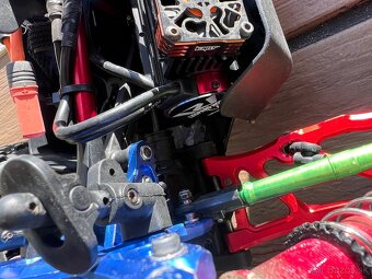 Arrma notorious 6s - 9