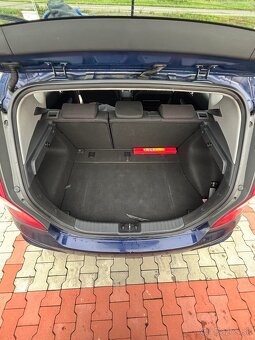 Hyundai i30 1.4 benzín (80 kW) – 2009 ročník - 9