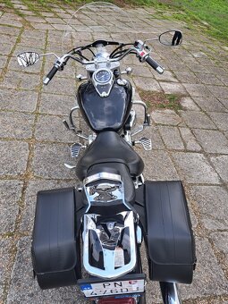Suzuki intruder VL800 - 9