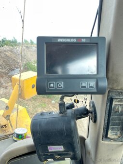 Kolesový nakladač JCB 456 s váhou Weighlog - 9