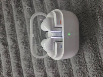 Samsung galaxy s24 128gb ice blue + buds 3 pro - 9