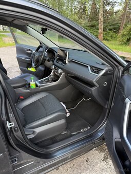 Predaj Toyota RAW4 - 9