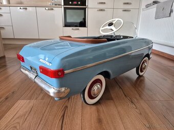 Šlapacie autíčko moskvič - 9