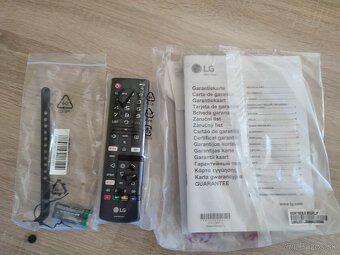 LG 4K UHD TV, webOS Smart TV 43" - 9