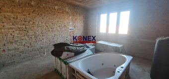 NA PREDAJ Rodinný dom s krásnym pozemkom – obec Bajany - 9