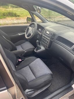 Toyota Corolla Verso 1.8 VVT-i - 9
