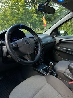 Opel Astra H 1.9 CDTI - 9