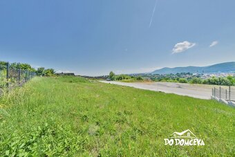 DO DOMČEKA | Slnečný pozemok s panoramatickým výhľadom v luk - 9