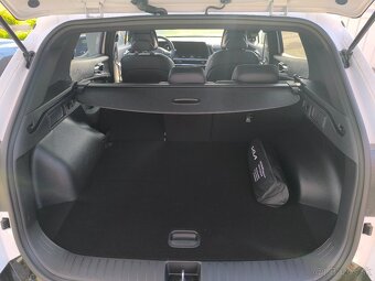 Kia Sportage 1.6 T-GDi FWD 7DCT MY25 EDÍCIA 30 - 9