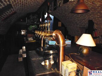 HLAVNÁ: SUTERÉN /pivnica/ - cca 150 m2 - možnosť odkúpenia z - 9