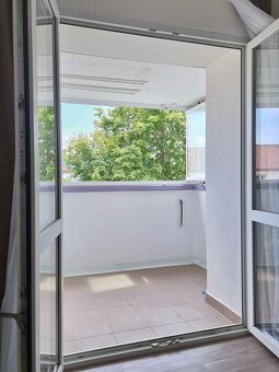 Prenájom, zariadený 1i byt s veľkým balkónom Žiar n/Hronom - 9