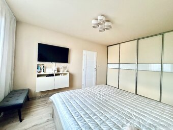 Na prenájom moderne zariadený 2 izb.byt s loggiou v BB - 9