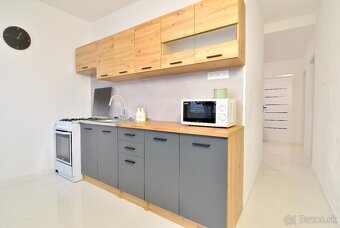 Veľký 3-izb byt balkón pivnica parkovanie Párovce Nitra - 9