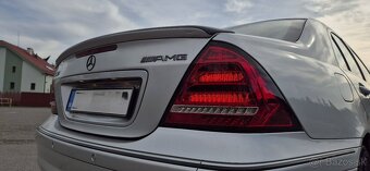 Mercedes Benz C32 AMG (2002) - 9