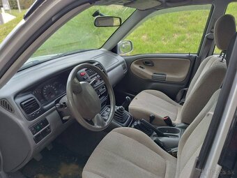 Suzuki Grand Vitara 2.5 V6 ABS - 9