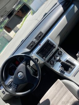 Volkswagen Passat B6 2.0 TDi 125kw Manuál - 9
