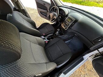 Hyundai I30 CW 1.6CRDI 66kw rok 2012 - 9