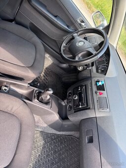 Predám Škoda Fabia, 1.2 benzín, 47 kW, strieborná metalíza - 9