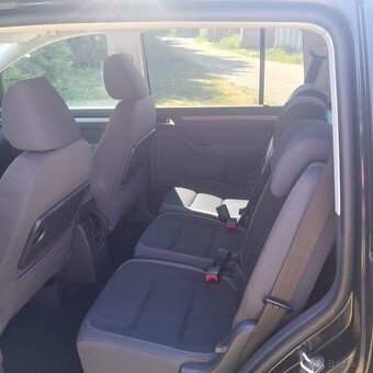 VW Touran 1,6TDI 7 miestne 2011 - 9
