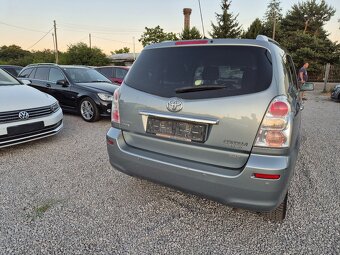 Toyota corolla verso - 9