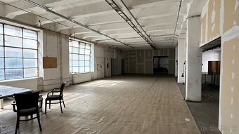 Napredaj trojpodlažná budova v centre Vrbového - 9