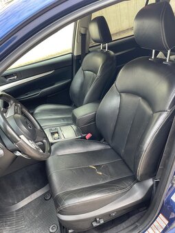 Subaru Legacy 2.5i - 9
