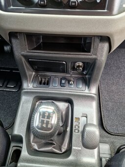 Mitsubishi Pajero 2.5 DI-D 4X4 UZÁVIERKA VEĽMI ZACHOVALÉ - 9