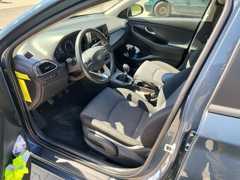 Hyundai i30 kombi 1.5 benzin 7/2022 45853km - 9