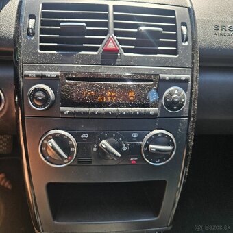 Mercedes A - 9