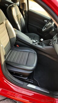 Alfa Romeo Giulia 2.2 Diesel 150ps MANUAL Q2 - 9