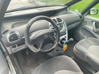 Citroën Xsara Picasso 1,6i - 9