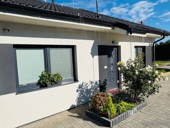 Na predaj moderný radový dom v Tomášikove - 9