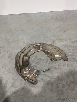 BMW F80 otočná tehlica, predná lavá strana. - 9