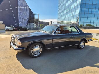 Mercedes-Benz W123 230C - 9