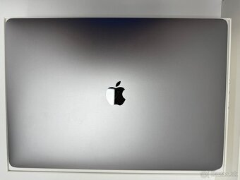  Apple MacBook Pro 15" (2017) Space Gray - 262 cyklov  - 9