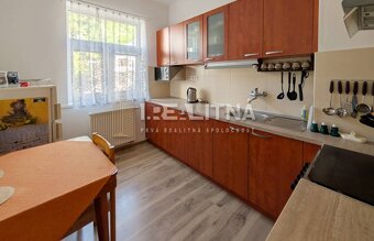 ŠTÝLOVÝ 3-IZBOVÝ BYT S ATMOSFÉROU RODINNÉHO DOMU ŽLTÝ PIESOK - 9