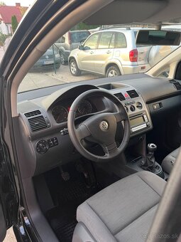 Volkswagen Touran 1.9 TDI 77kW = 7 miest, Bez korozie = - 9