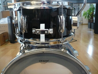 Bicie s činelkou na chodníky - 9