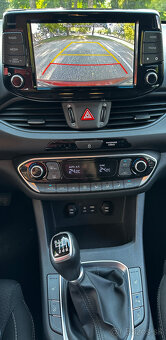 Hyundai i30 CW Kombi 1.4 T-GDi Slovensko - 9