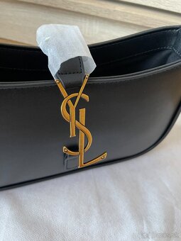 Kabelka Yves Saint Laurent Le 5 à 7 - 9