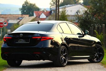 Alfa Romeo Giulia 2.0 Turbo 280 Veloce AT AWD - 9