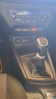 Hyundai i20 1.2 benzín Top stav - 9