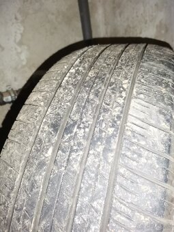 Bridgestone 235/60 R18 - 9