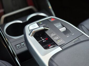 BMW X1 xDrive20d Luxury 2023, 80 288km, Záruka - 9