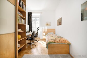 STAROMESTSKÝ 4-IZBOVÝ BYT na ul. ŠPITÁLSKA S ATMOSFÉROU PRI  - 9