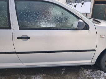 Rozpredám golf 4 trojdverak - 9