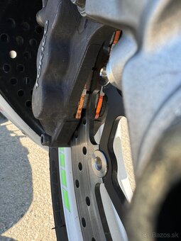 Suzuki GSXR-750 SRAD - 9
