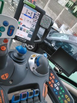 Fendt 722 SCR s čelním nakladačem STOLL FZ 46-26.1 s 3690 ho - 9